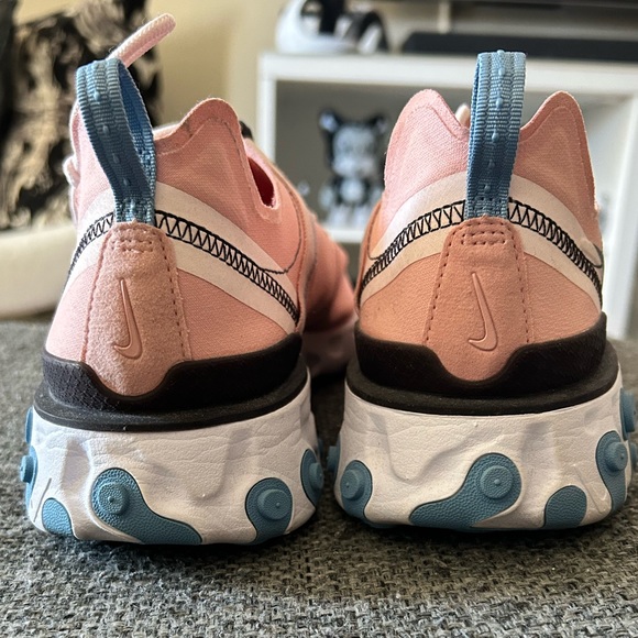 🎀GUC Baby Pink + Blue Nike React Sneakers🎀 - Picture 5 of 5